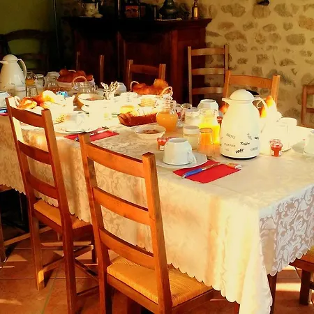 Le Vieux Pommier Bed & Breakfast *
